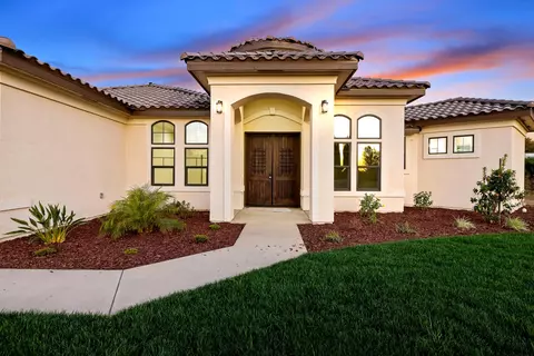 562 E Palma Villa St, Exeter, CA 93221 photo 5