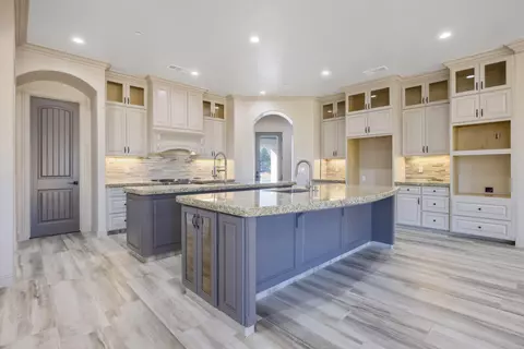 562 E Palma Villa St, Exeter, CA 93221 photo 27