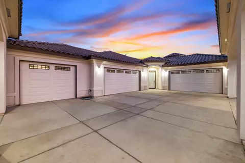 562 E Palma Villa St, Exeter, CA 93221 photo 11