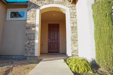 3462 Spring Sails Ave, Tulare, CA 93274 photo 2