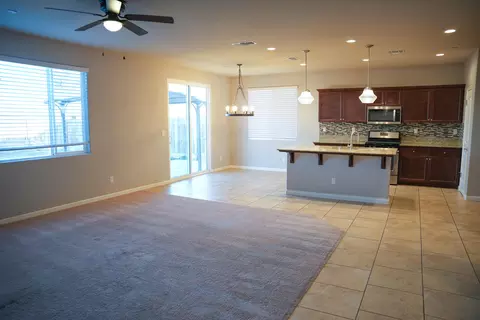 3462 Spring Sails Ave, Tulare, CA 93274 photo 5