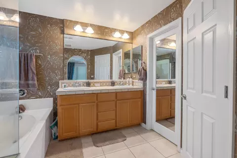 3834 E Harter Ct, Visalia, CA 93292 photo 35