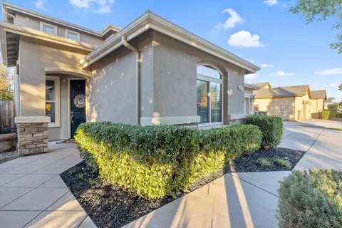 3834 E Harter Ct, Visalia, CA 93292 photo 5