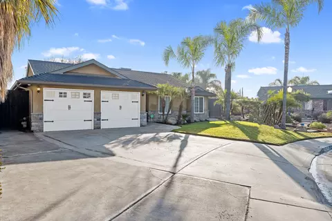 2175 Beechwood Ct, Hanford, CA 93230