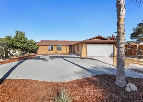 2020 W Vine Ave, Visalia, CA 93291