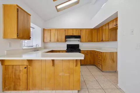 2427 E Parker Ct, Visalia, CA 93292 photo 17