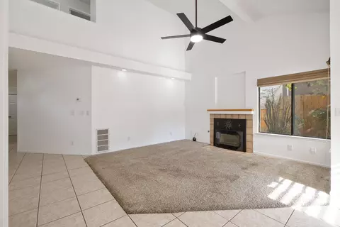 2427 E Parker Ct, Visalia, CA 93292 photo 9