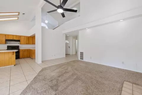 2427 E Parker Ct, Visalia, CA 93292 photo 10