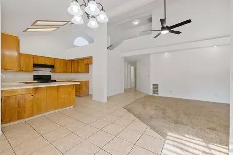 2427 E Parker Ct, Visalia, CA 93292 photo 14