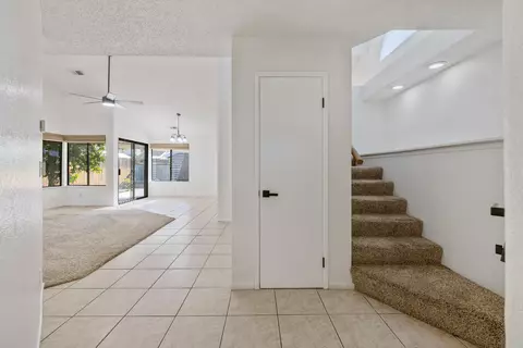 2427 E Parker Ct, Visalia, CA 93292 photo 6