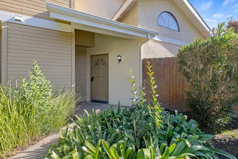 2427 E Parker Ct, Visalia, CA 93292 photo 4