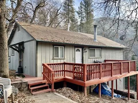 457 Oakwood Rd, California Hot Springs, CA 93207