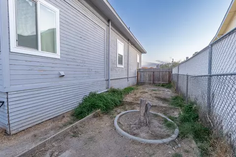 230 E 11th St, Hanford, CA 93230 photo 23