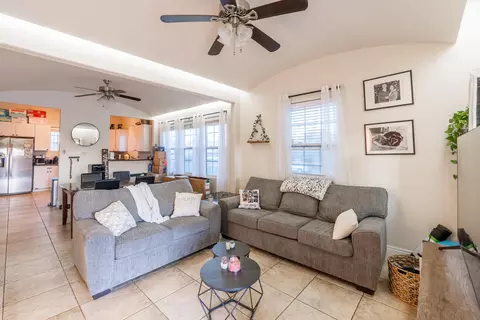 230 E 11th St, Hanford, CA 93230 photo 8
