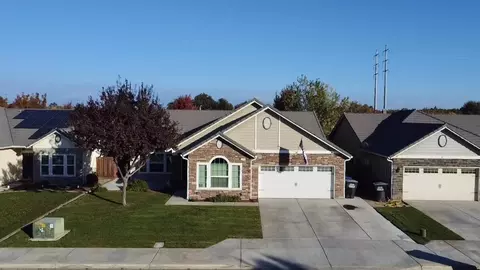 1744 S Arroyo St, Visalia, CA 93291