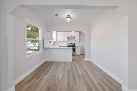 511 E Myrtle St, Hanford, CA 93230 photo 9