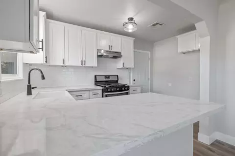 511 E Myrtle St, Hanford, CA 93230 photo 13