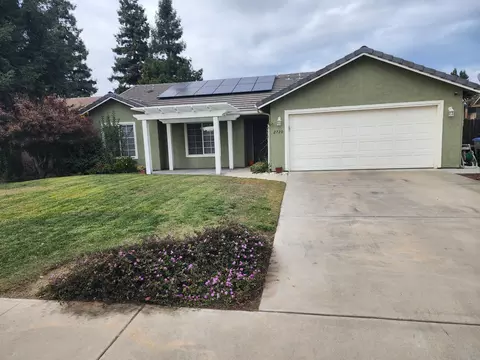 2720 W Delta Ave, Visalia, CA 93291