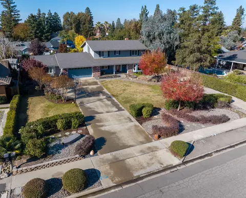 1815 S Teddy Street St, Visalia, CA 93277