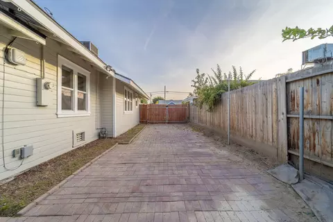 776 E San Joaquin Ave, Tulare, CA 93274 photo 37