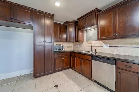 776 E San Joaquin Ave, Tulare, CA 93274 photo 16