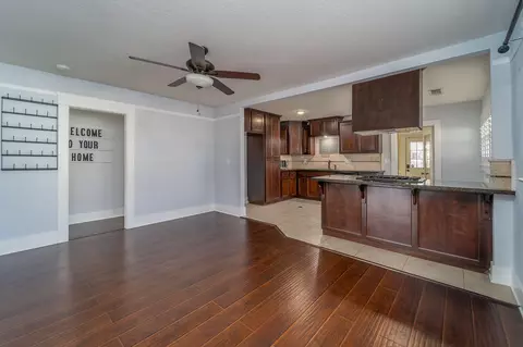 776 E San Joaquin Ave, Tulare, CA 93274 photo 14