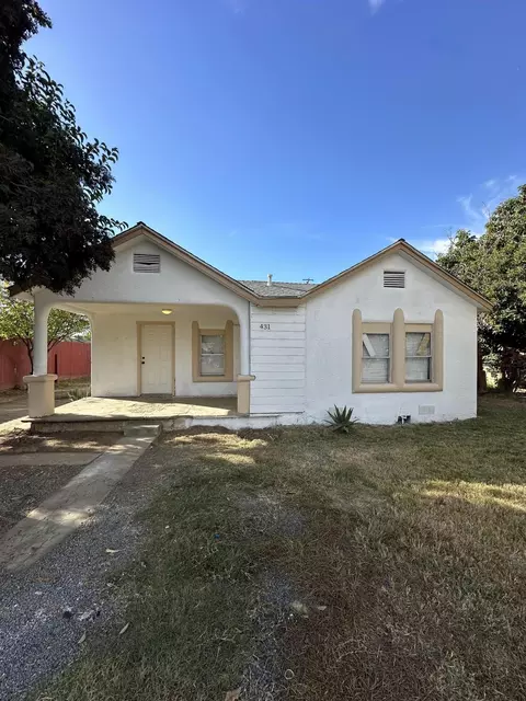 431 S Shasta Ave, Farmersville, CA 93223