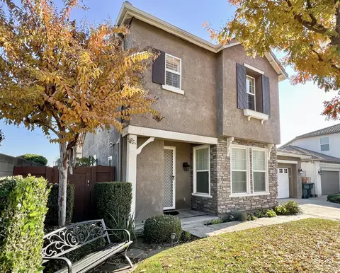 1618 N Selva Ct, Visalia, CA 93291