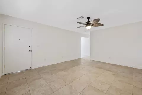 359 S Gloria Ave, Dinuba, CA 93618 photo 9