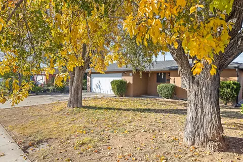 359 S Gloria Ave, Dinuba, CA 93618 photo 4