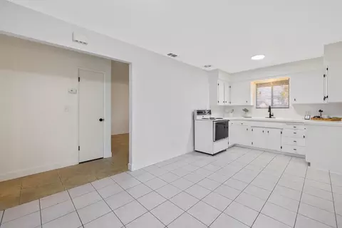 359 S Gloria Ave, Dinuba, CA 93618 photo 14