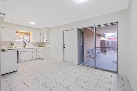 359 S Gloria Ave, Dinuba, CA 93618 photo 11