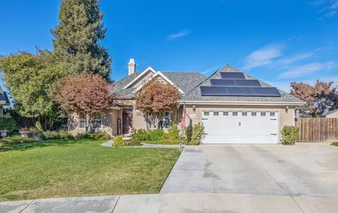 1306 S Pinnacle Ct, Visalia, CA 93292