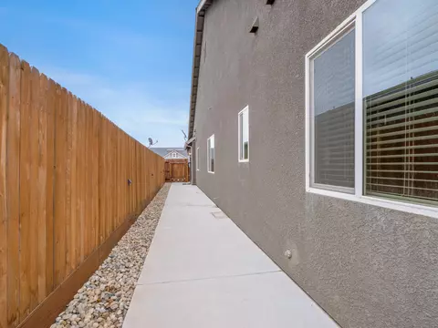 2504 Las Rosas Ave, Clovis, CA 93619 photo 39