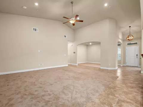 2504 Las Rosas Ave, Clovis, CA 93619 photo 11