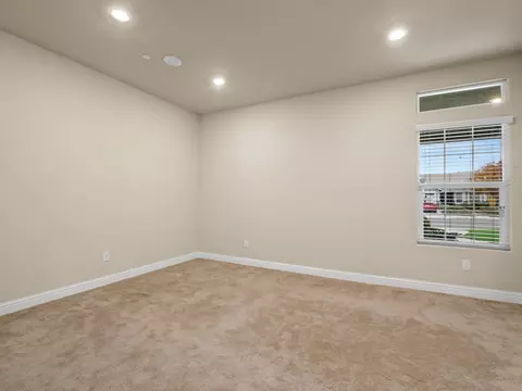 2504 Las Rosas Ave, Clovis, CA 93619 photo 27