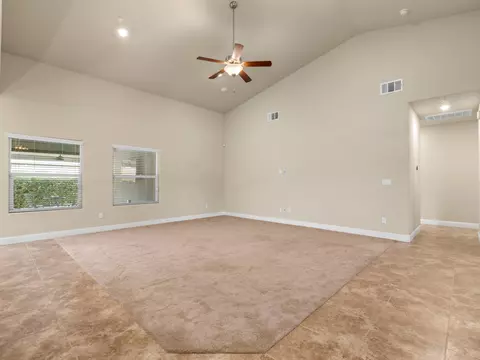 2504 Las Rosas Ave, Clovis, CA 93619 photo 17