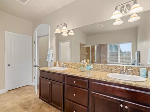 2504 Las Rosas Ave, Clovis, CA 93619 photo 24