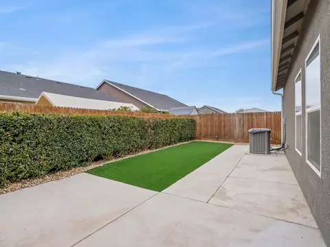 2504 Las Rosas Ave, Clovis, CA 93619 photo 37