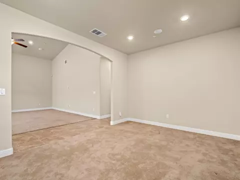 2504 Las Rosas Ave, Clovis, CA 93619 photo 16