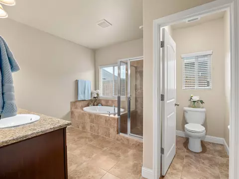 2504 Las Rosas Ave, Clovis, CA 93619 photo 21