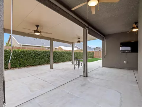 2504 Las Rosas Ave, Clovis, CA 93619 photo 34
