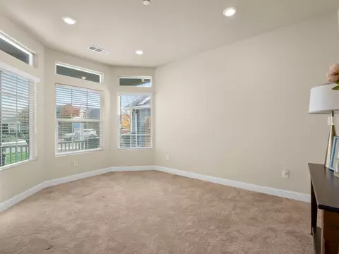2504 Las Rosas Ave, Clovis, CA 93619 photo 15