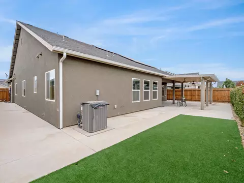 2504 Las Rosas Ave, Clovis, CA 93619 photo 38