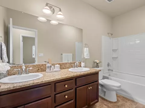 2504 Las Rosas Ave, Clovis, CA 93619 photo 26