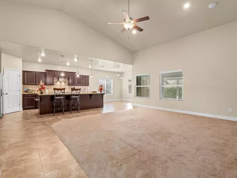 2504 Las Rosas Ave, Clovis, CA 93619 photo 3