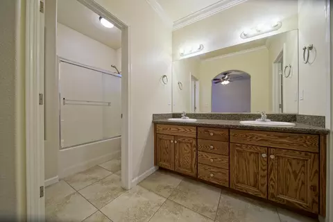 4350 W Iris Ave, Visalia, CA 93277 photo 21