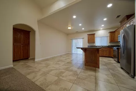 4350 W Iris Ave, Visalia, CA 93277 photo 6