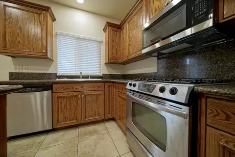 4350 W Iris Ave, Visalia, CA 93277 photo 10