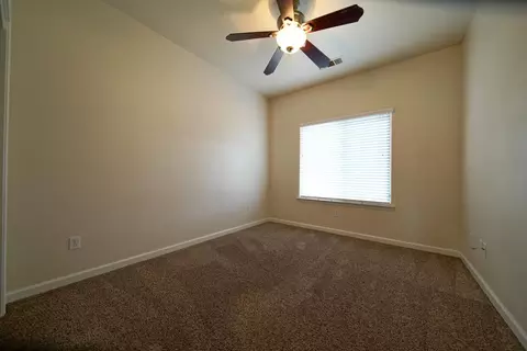 4350 W Iris Ave, Visalia, CA 93277 photo 11